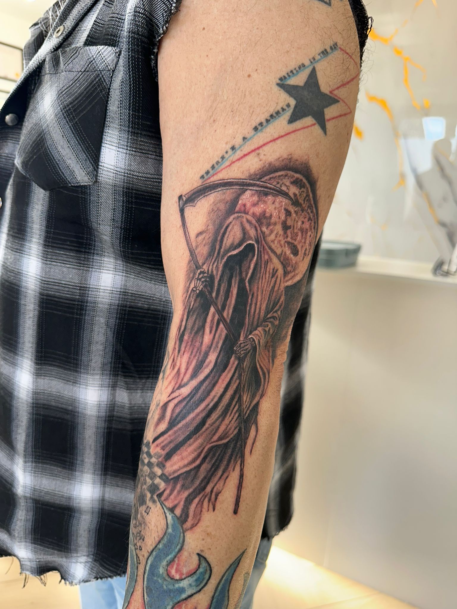 Nieuwe tattoo in de studio