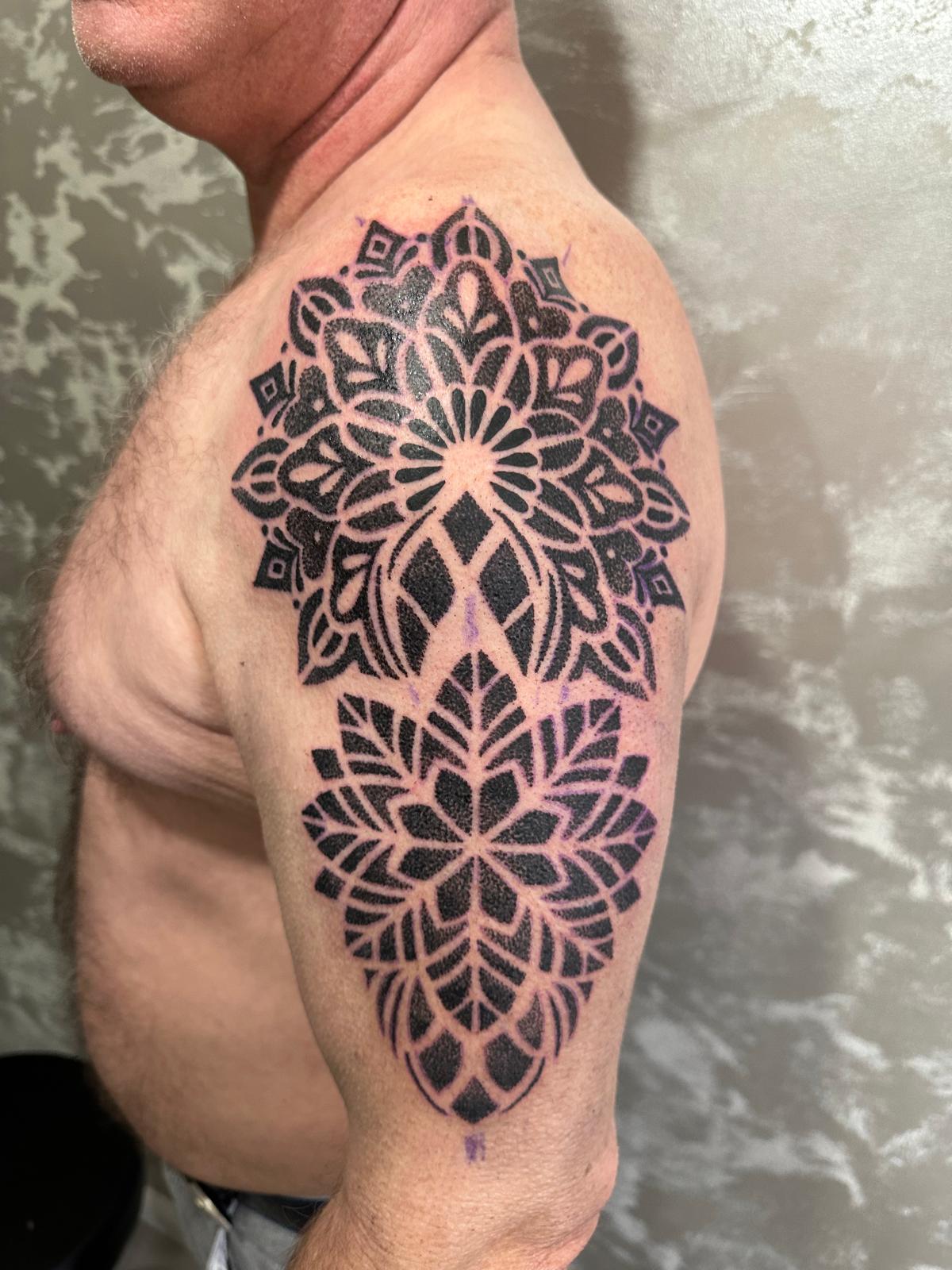Dotwork tattoo voorbeeld