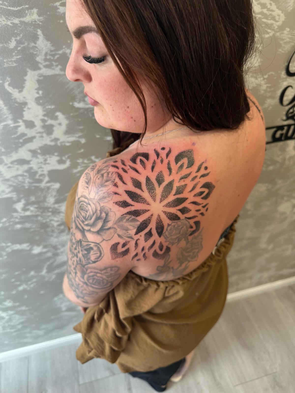 Dotwork tattoo voorbeeld